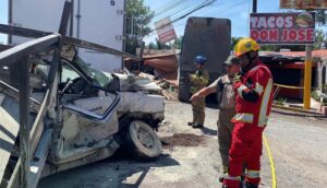 Trailer de empresa refresquera provoca accidente en Carretera a Chapala - ZMG Noticias
