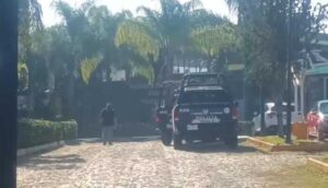 Muere maestro dentro de escuela - ZMG Noticias