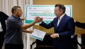 Victor Peña recibió el premio al Conductor Modelo 2025 - ZMG Noticias