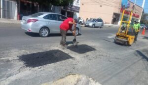 Realizan labores de bacheo en Tlaquepaque - ZMG Noticias