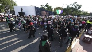 450 oficiales mujeres resguardarán seguridad en marcha de 8M - ZMG Noticias