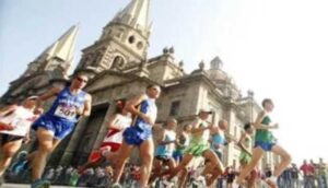 Modifican rutas de transporte público por carrera en zona centro - ZMG Noticias