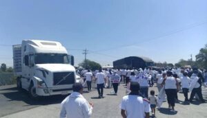 Bloquean carretera en Jamay - ZMG Noticias