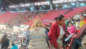 Desorden y falta de organización en entrega de tarjetas del Bienestar