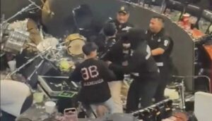 Caos en Texcoco por negarse a cantar narcocorridos - ZMG Noticias