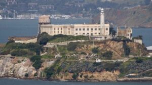 Trump reabrirá Alcatraz para delincuentes más despiadados - ZMG Noticias