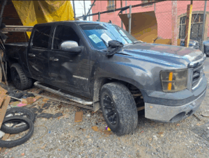 Cateo en Teocaltiche y Lagos de Moreno resultan en aseguramiento de vehículos