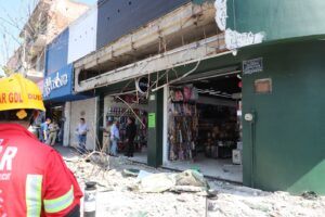 Mujer pierde la vida al caerle escombro - ZMG Noticias