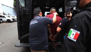 Trasladan a 'El Chimbombas' a Puente Grande por homicidio y otros delitos