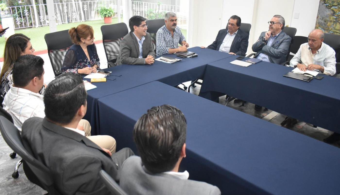 Dialogan SGIA y CUChapala sobre beneficios del nuevo acueducto Chapala–Guadalajara