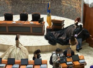 Utilizan el Congreso de Jalisco como "Showroom" - ZMG Noticias