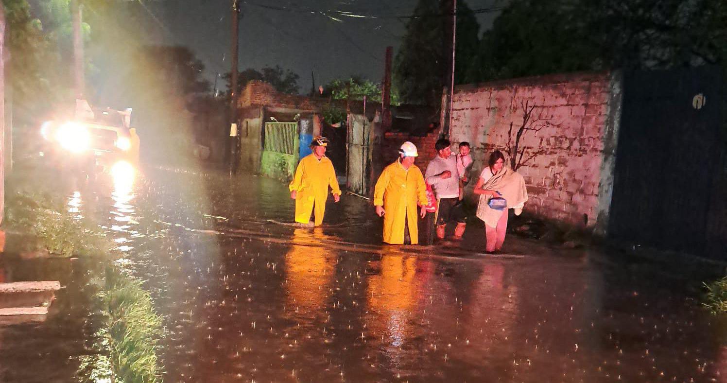 15 viviendas de El Salto sufrieron inundaciones de medio metro - ZMG Noticias