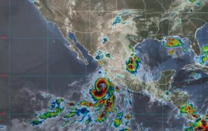 Huracán "Flossie" se encuentra frente a Manzanillo como Categoría 1 - ZMG Noticias