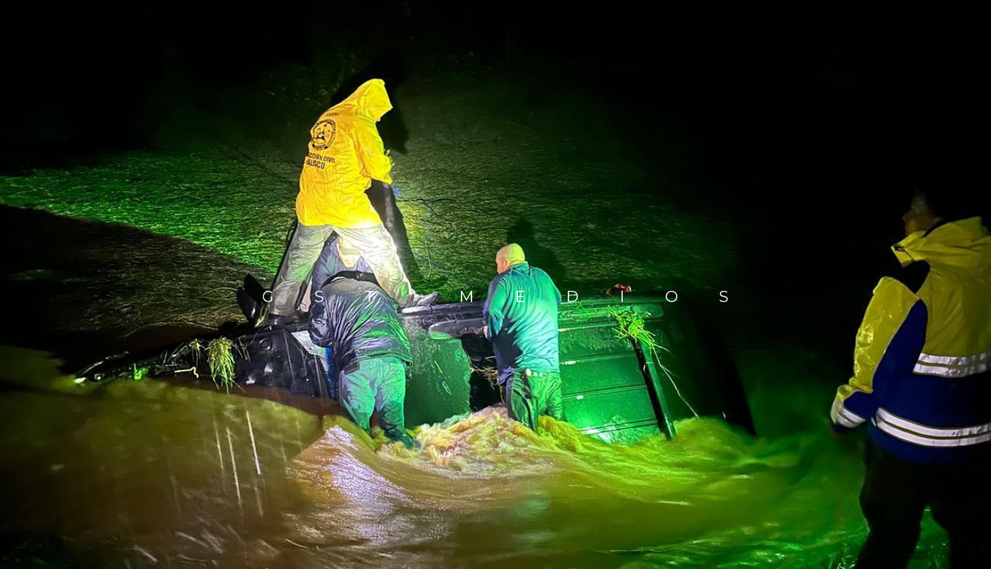 Tragedia en Tepatitlán: camioneta con ocho personas es arrastrada por arroyo La Hiedra