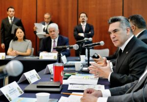 Alejandro Moreno denuncia a Nicolás Maduro ante la FGR - ZMG Noticias