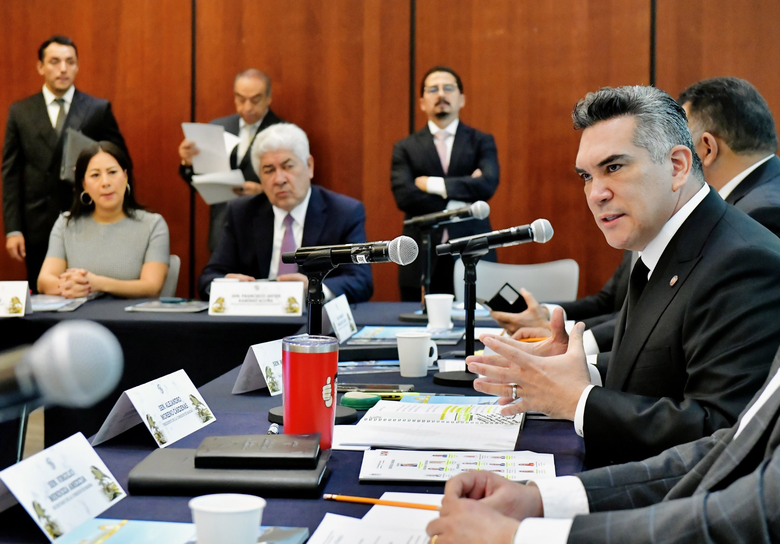 Alejandro Moreno denuncia a Nicolás Maduro ante la FGR - ZMG Noticias