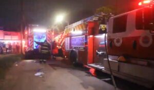 Incendio en la Colonia Álamo Industrial consume llantas y escombros - ZMG Noticias