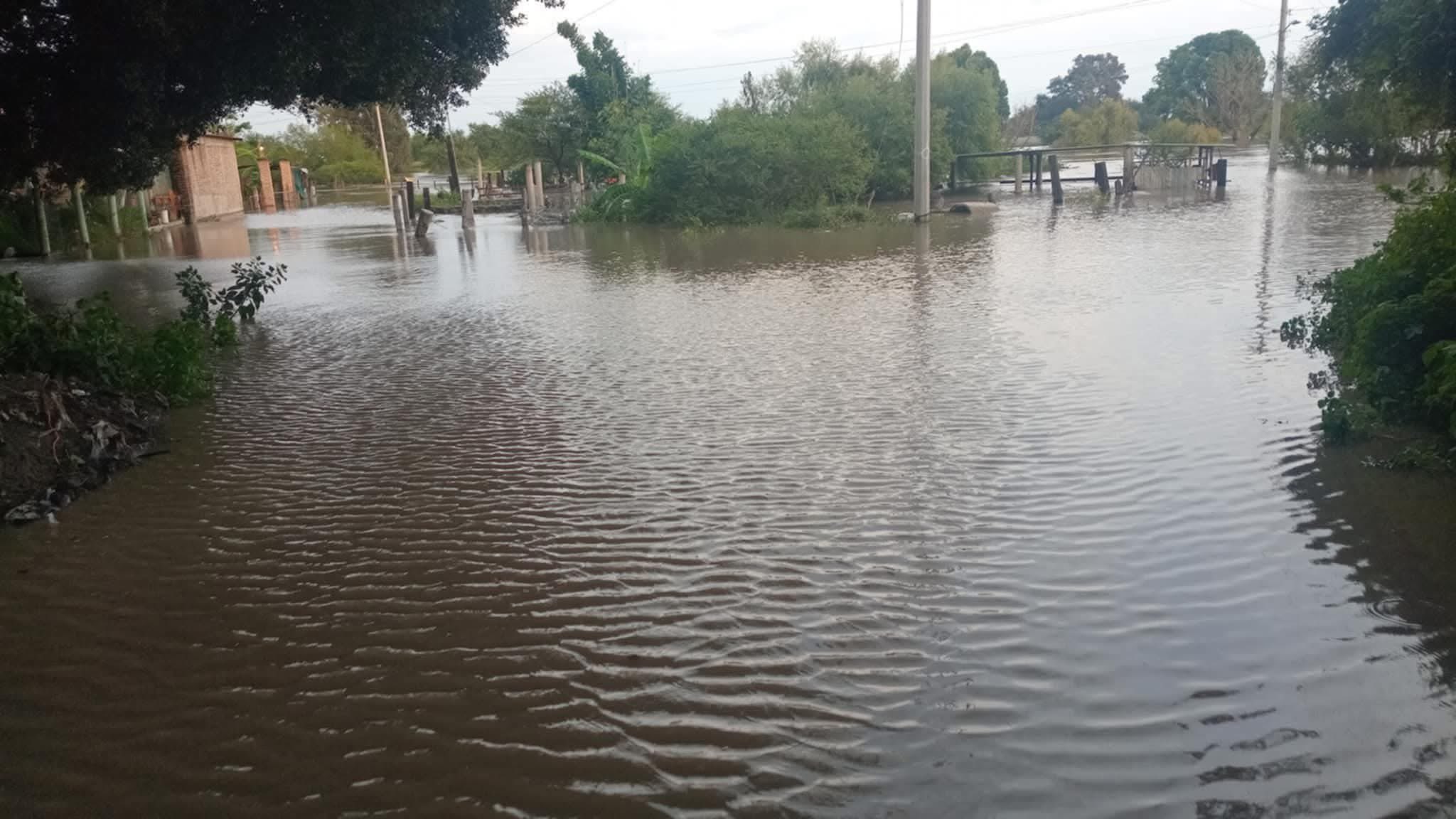 Se desborda el Río Lerma en La Barca - ZMG Noticias