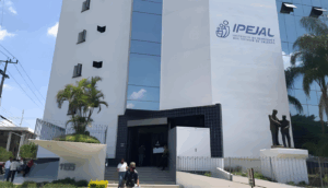 Vinculan a proceso a exlíder sindical del IPEJAL por abuso de autoridad