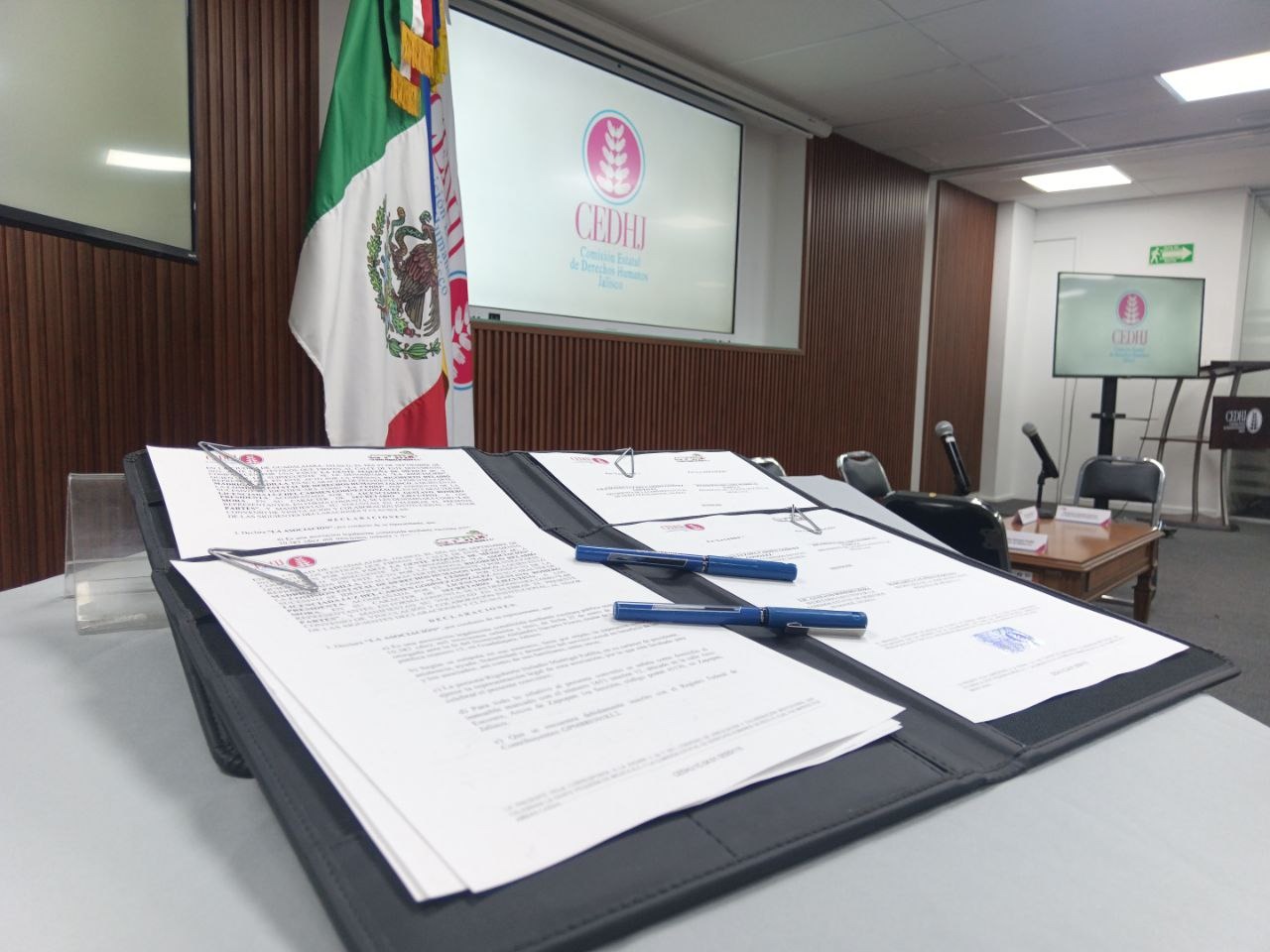 CEDHJ firma convenio de colaboración con 26 organismos de la sociedad civil - ZMG Noticias CEDHJ firma convenio de colaboración con 26 organismos de la sociedad civil - ZMG Noticias
