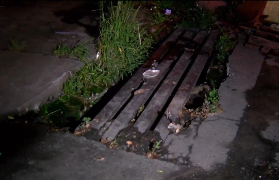 Caminaba alcoholizado y cae a una alcantarilla - ZMG Noticias