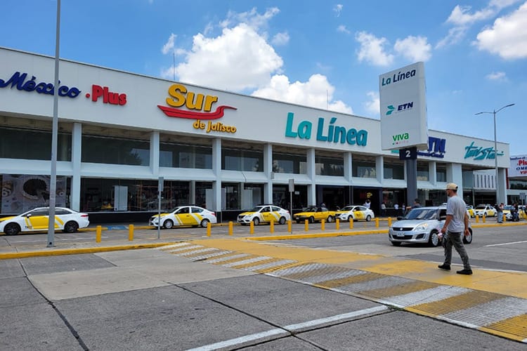 Capturan a dos presuntos reclutadores en Central Camionera - ZMG Noticias Capturan a dos presuntos reclutadores en Central Camionera - ZMG Noticias