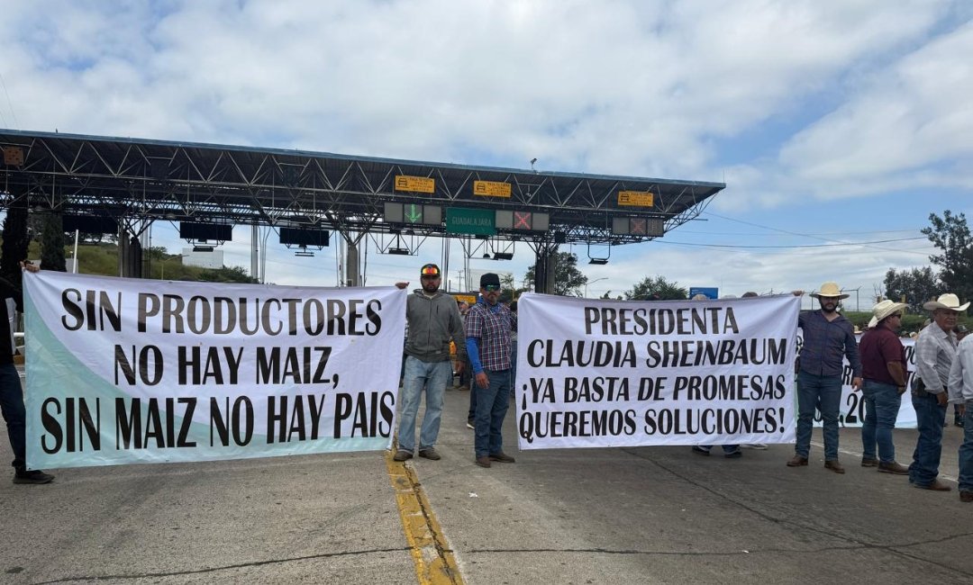 Miles de productores de maíz paralizan carreteras en México - ZMG Noticias