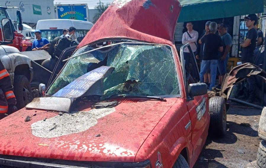 Explosión de compresor en llantera móvil genera pánico - ZMG Noticias Explosión de compresor en llantera móvil genera pánico - ZMG Noticias