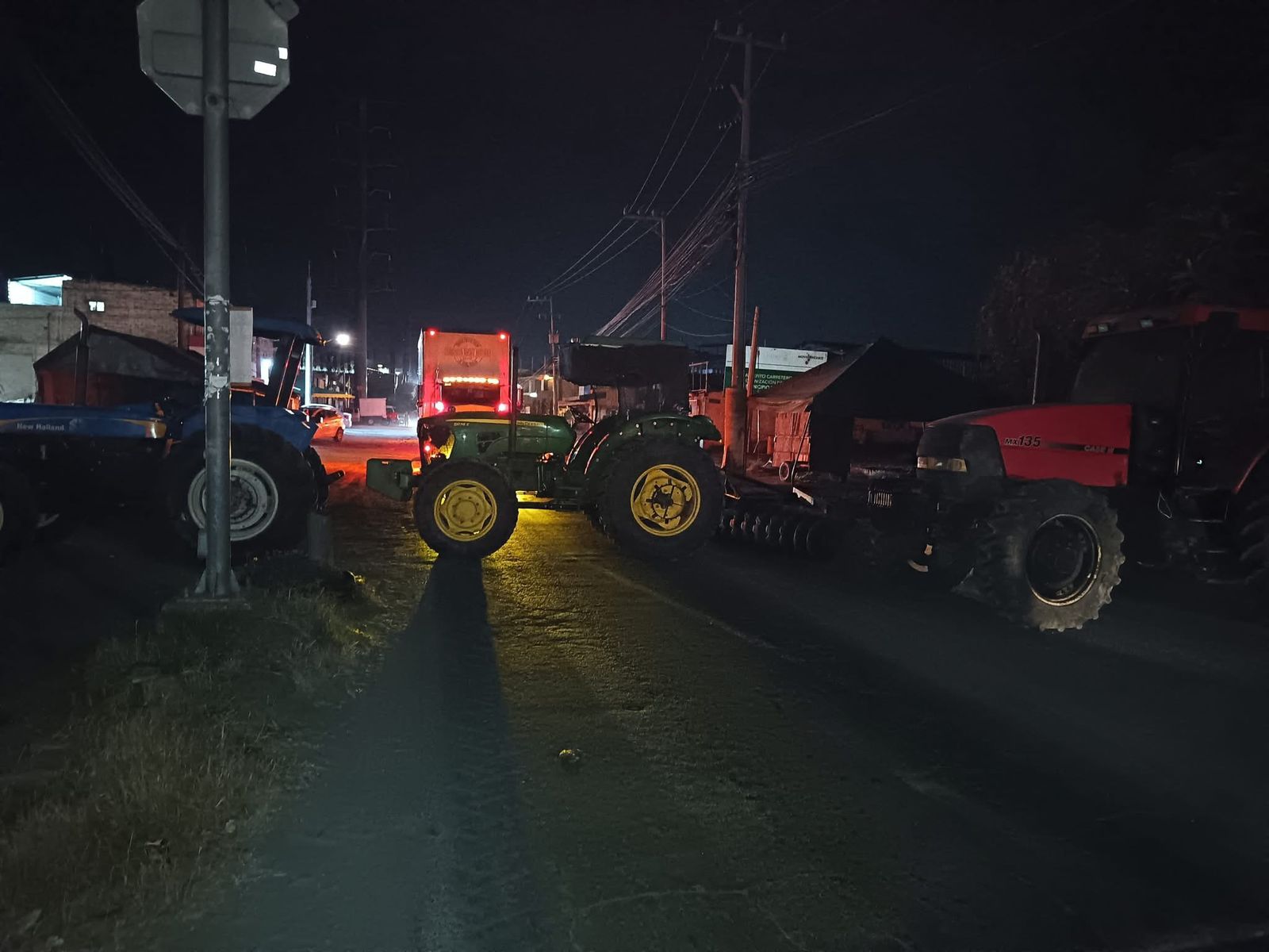 Guadalajara colapsa por bloqueos indefinidos de productores de maíz - ZMG Noticias