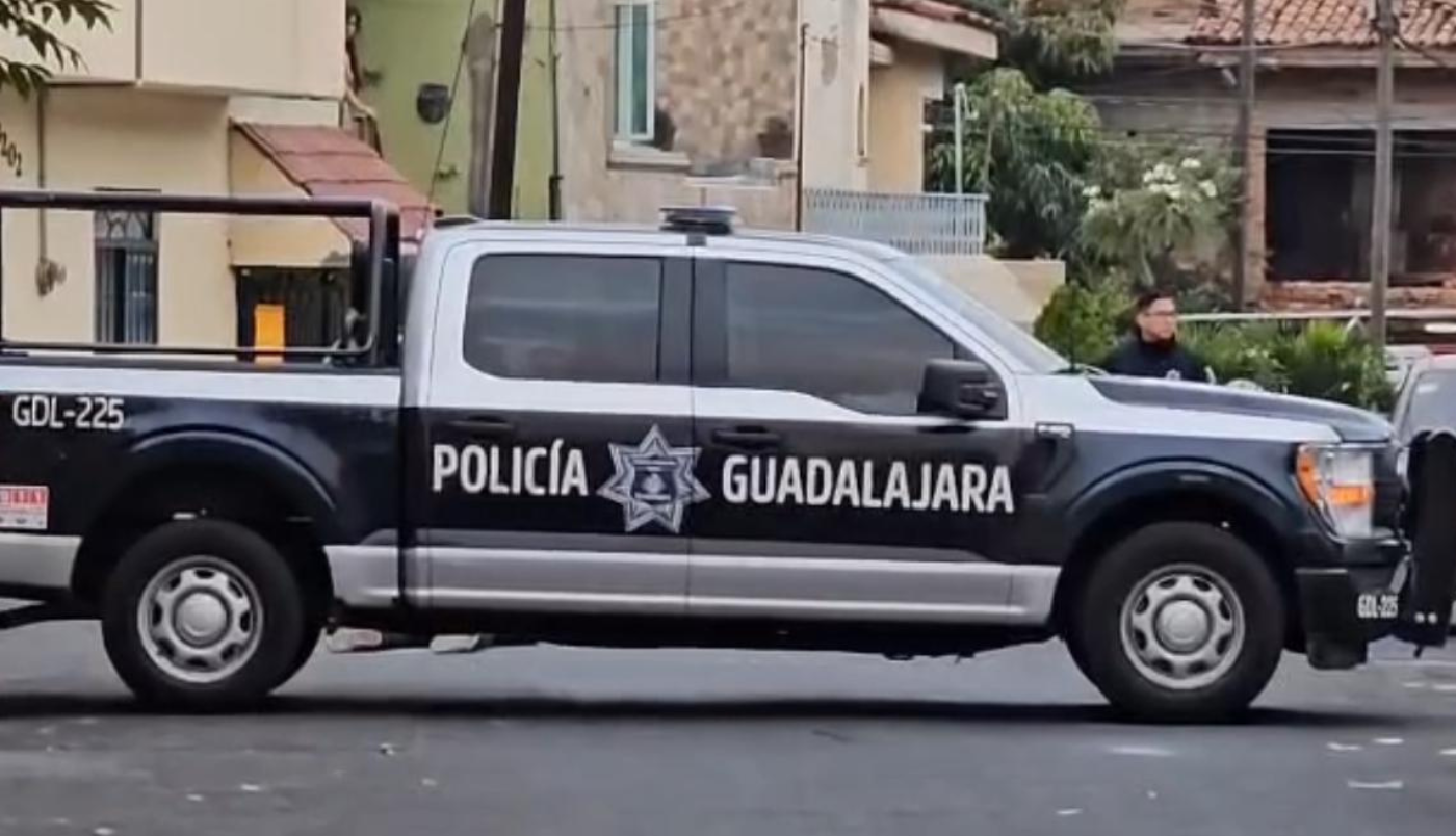 Balacera tras riña vial deja estudiante herido; llegó por su cuenta a la UAG para pedir ayuda - ZMG Noticias Balacera tras riña vial deja estudiante herido; llegó por su cuenta a la UAG para pedir ayuda