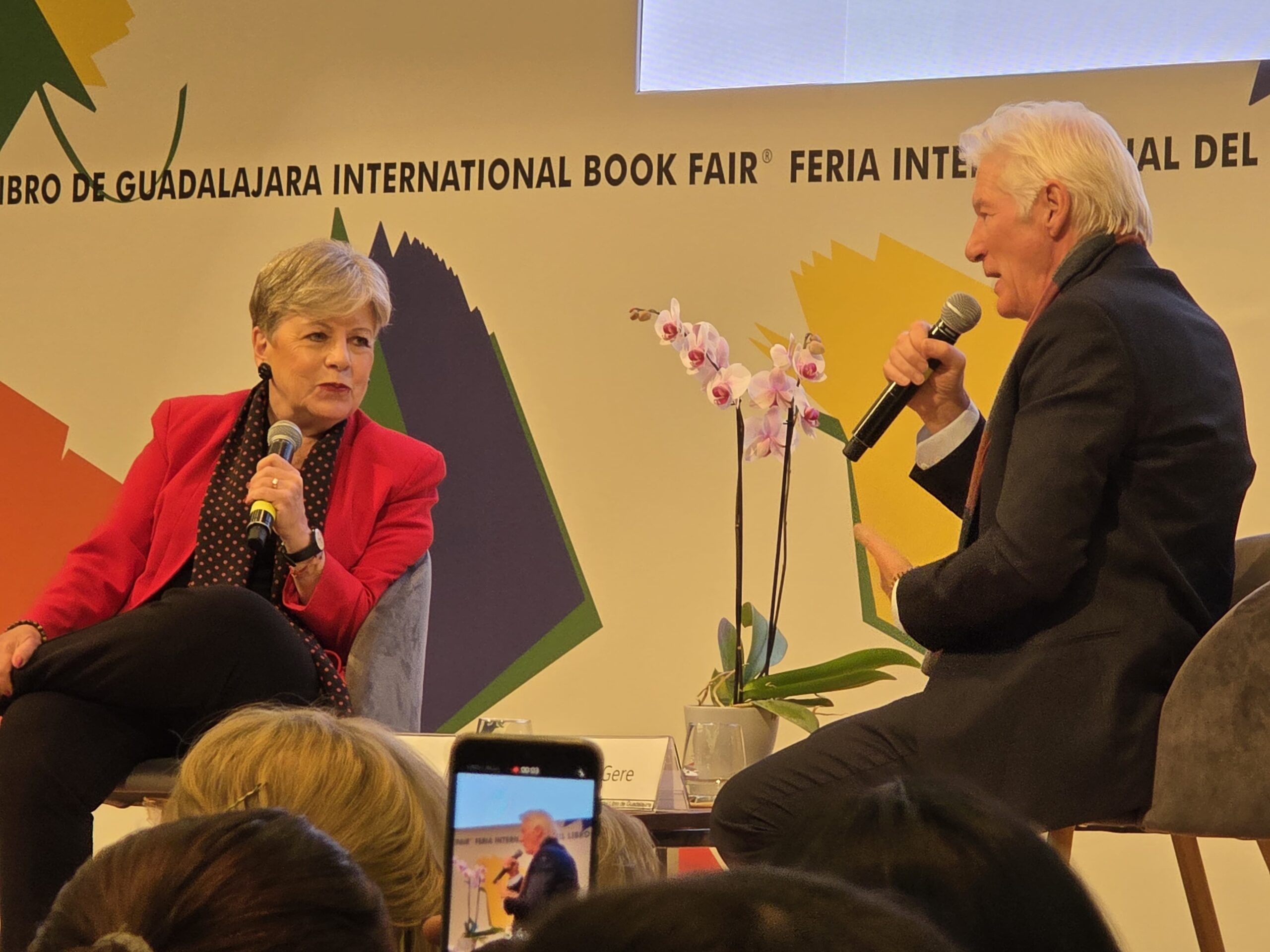 Richard Gere pide corresponsabilidad planetaria durante su conferencia en la FIL Guadalajara 2025 - ZMG Noticias Richard Gere pide corresponsabilidad planetaria durante su conferencia en la FIL Guadalajara 2025 - ZMG Noticias