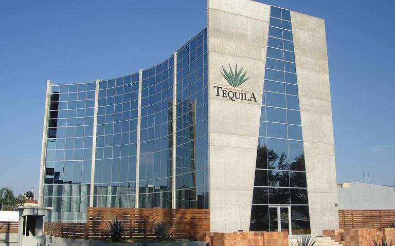 Morena va contra Consejo Regulador del Tequila