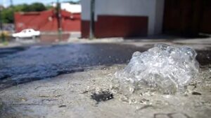 Fugas de agua continúan en Zapopan ante negligencia del SIAPA