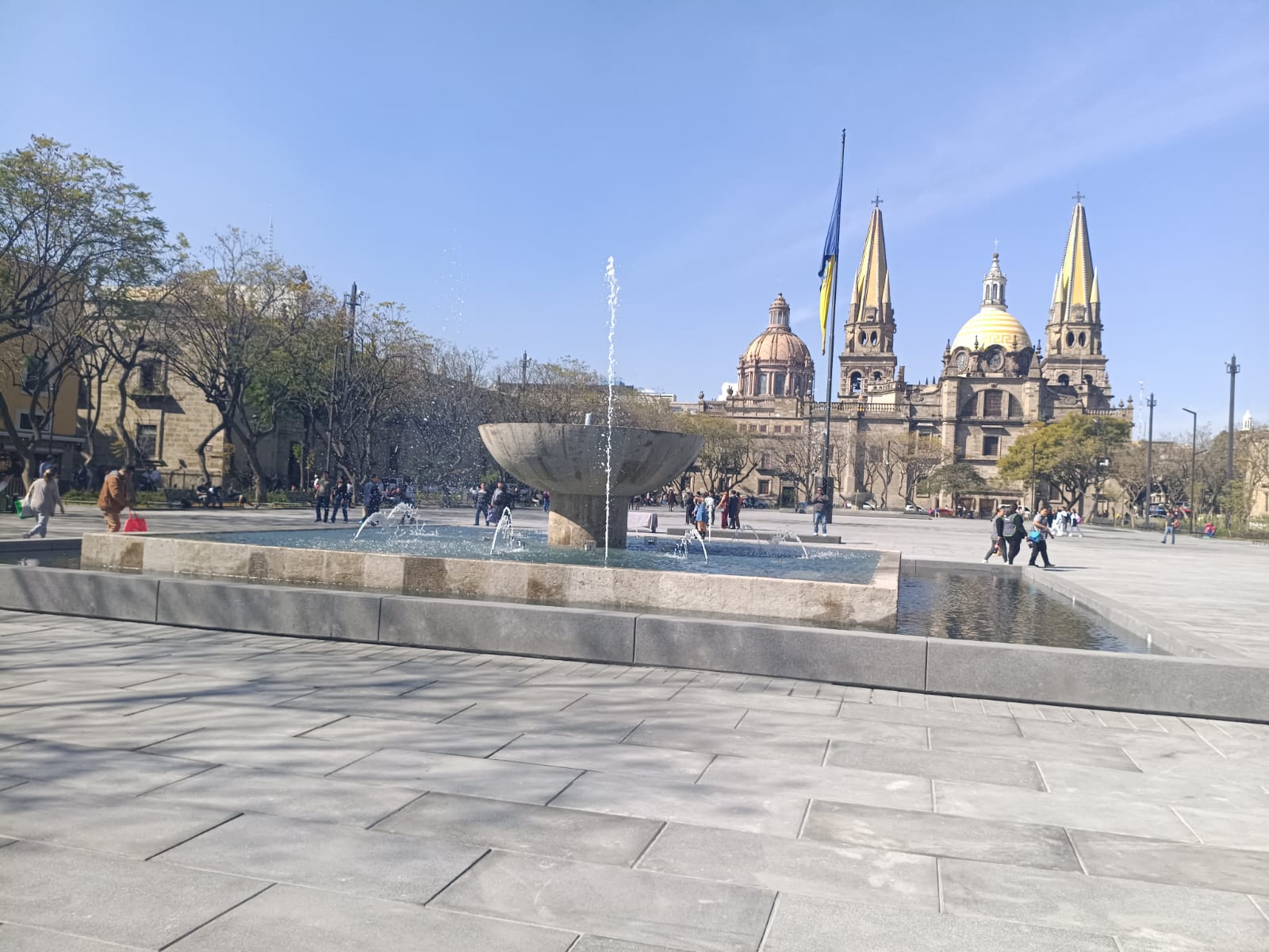 Inauguran Plaza Liberación