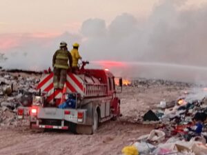 Controlan incendio en vertedero de San Juan de los Lagos