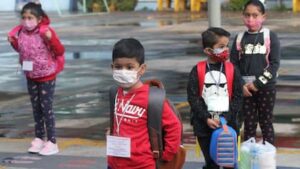 Ya son 43 escuelas con casos de sarampión