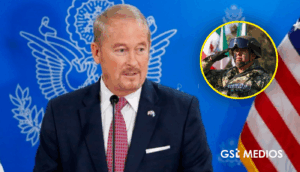 Ronald Johnson llega a México y lamenta muerte de militares