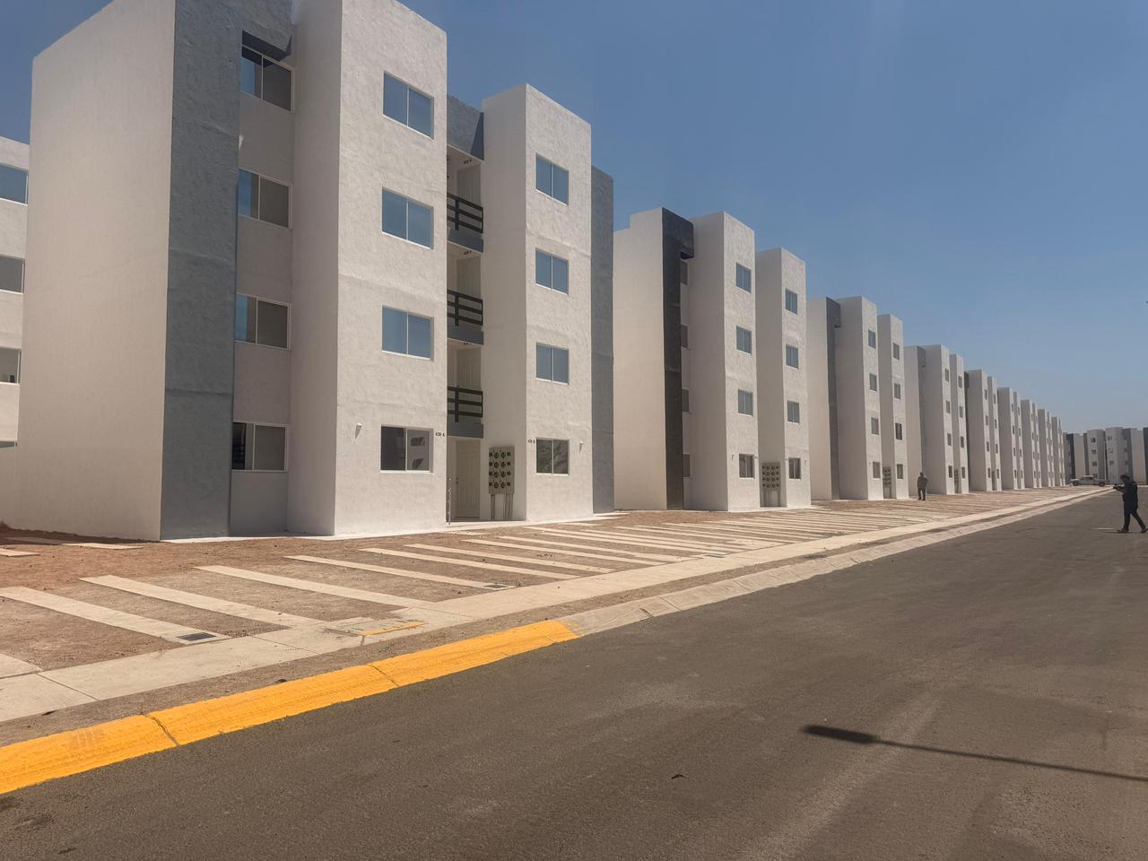 Entregan primeras 800 viviendas rehabilitadas en Lomas del Mirador