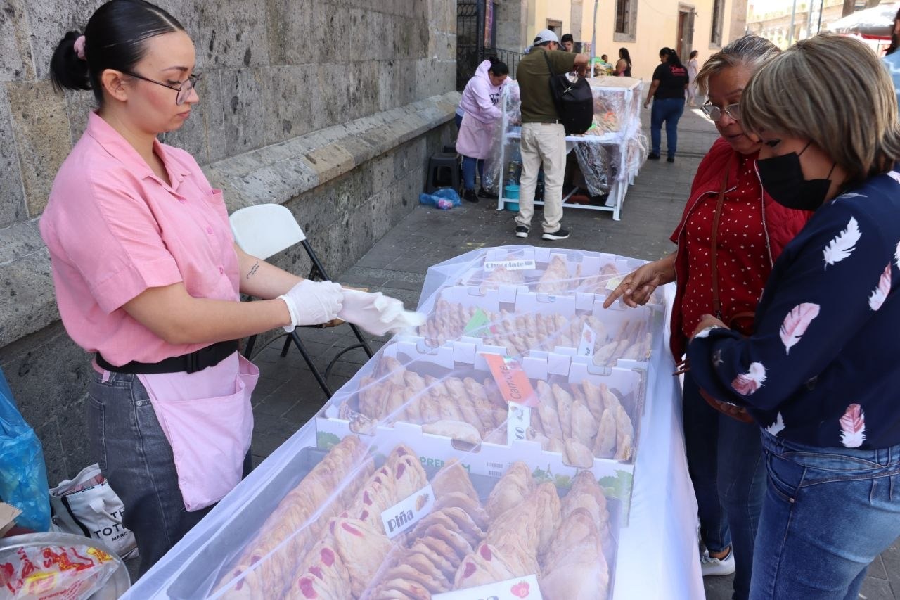 Todo listo para la venta de empanadas en Guadalajara
