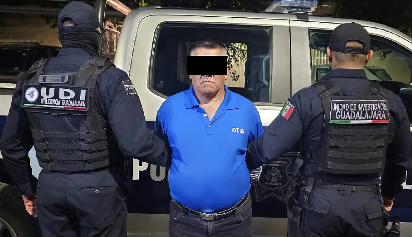 ¡Por exhibicionista! Detienen a sujeto en las inmediaciones de Prepa 2 en Tonalá