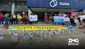 ​Usuarios del SIAPA protestan por mala calidad del agua