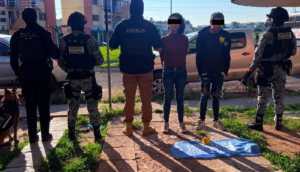 Vinculan a pareja por presunto narcomenudeo tras cateo en Tlajomulco