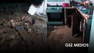 Lluvias en Cihuatlán derriban barda y dejan vivienda bajo el agua