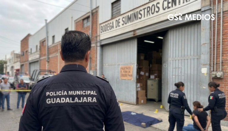 Robo de 200 mil pesos en bodega de Guadalajara deja un muerto y una detenida