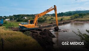 CEA trabaja en el desazolve de la presa Tecata y el arroyo Zapotlanejo