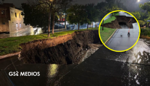 Tonalá amanece con enorme socavón de 30 metros de largo