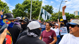 Cancelan marcha por el agua tras denunciar presencia de grupos de choque