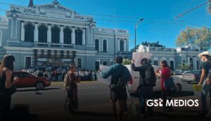 Estudiantes de la UdeG se manifiestan durante toma de protesta del CGU